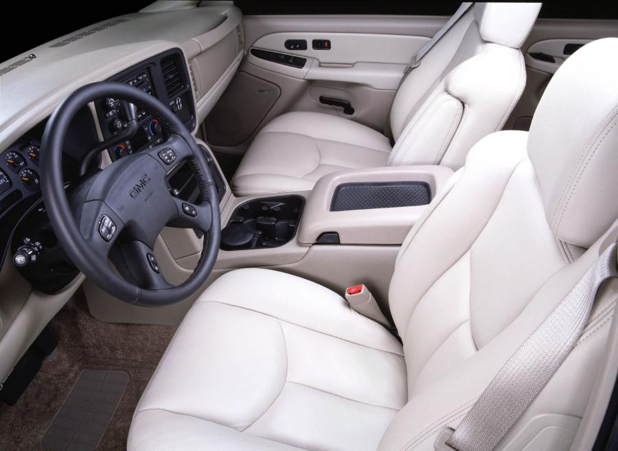  GMC Yukon 2003 года  (фото 14 из 20)
